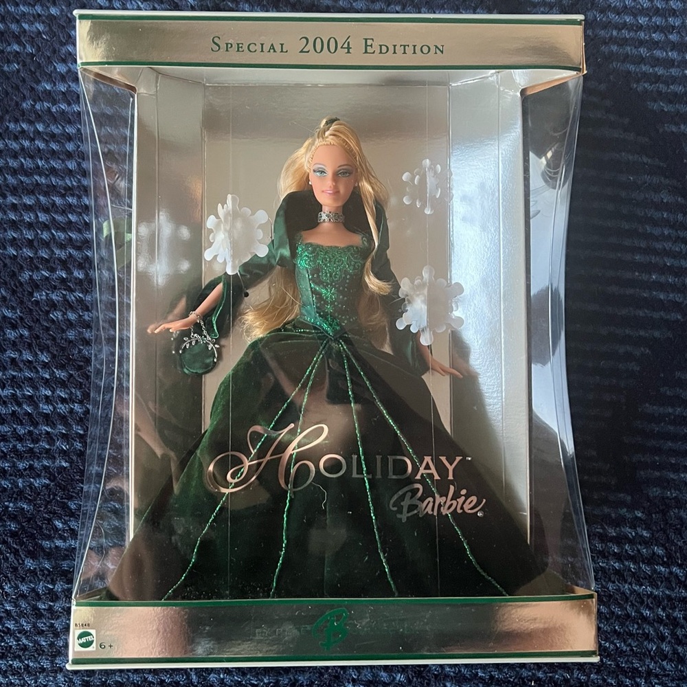 NWT 2004 Holiday Edition Barbie